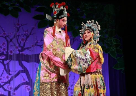 李渔在戏剧史上的地位如何？他有哪些成就？