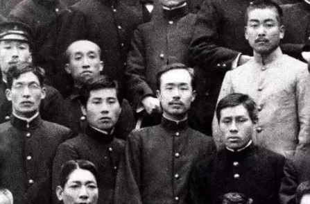 一辈子活了人家几辈子，他是活得最像人的人！