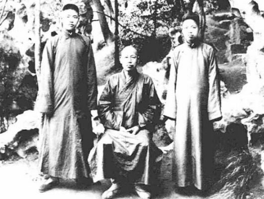 一辈子活了人家几辈子，他是活得最像人的人！