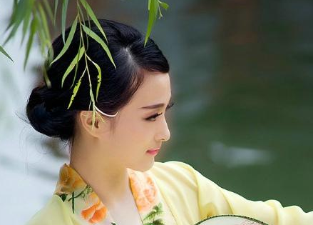 林升:山外青山楼外楼,西湖歌舞几时休